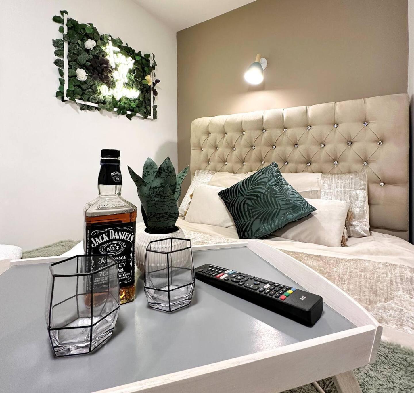 Fabulous Fiery Flat W Body Shower - Tylorstown *
