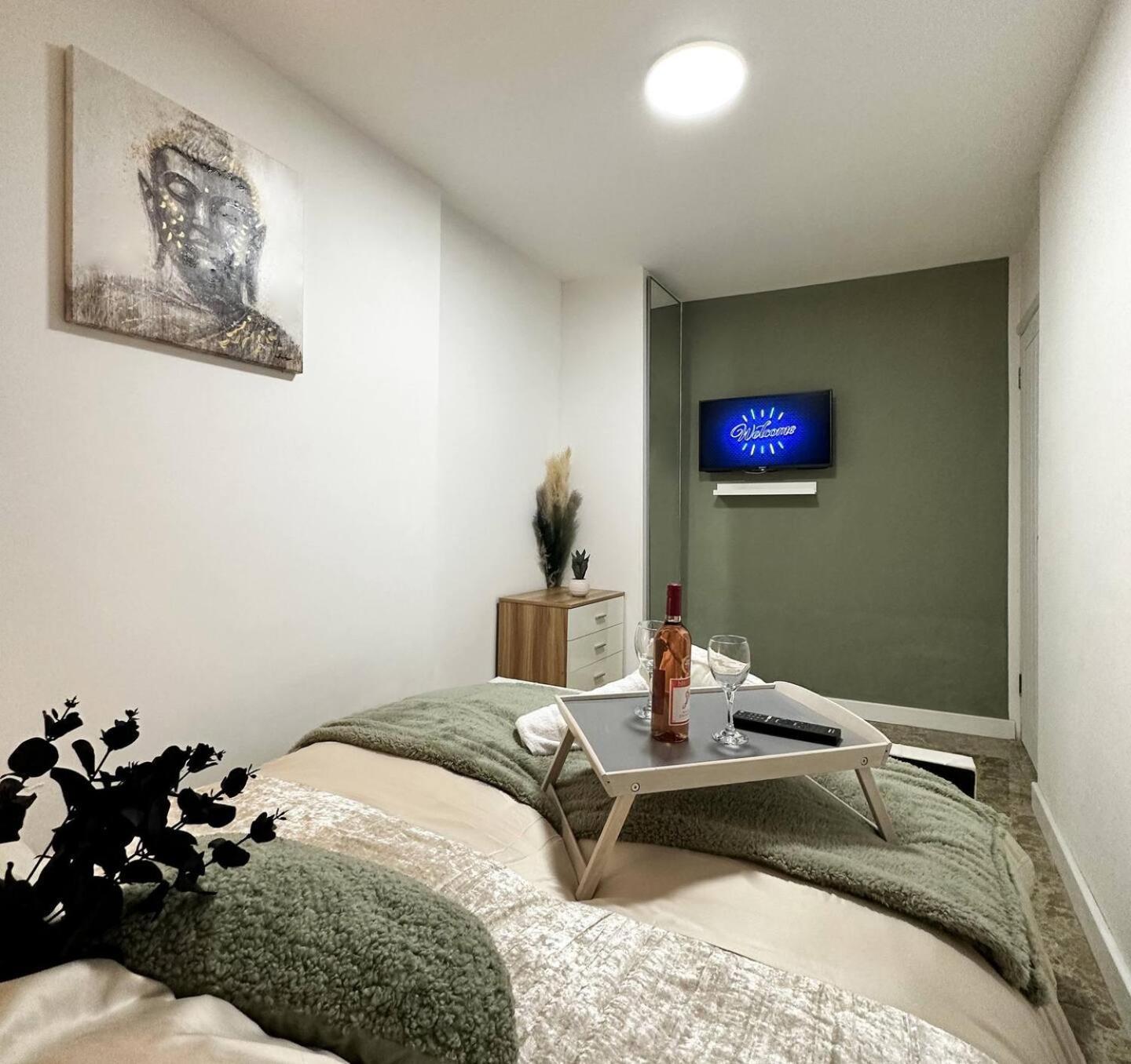 Apartment Fabulous Fiery Flat W Body Shower - Tylorstown